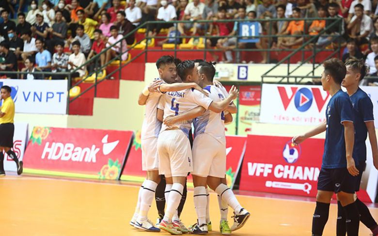 Đá 5 người trong futsal là gì? Làm cách nào để triển khai chiến thuật đá 5?