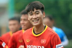Tiểu sử cầu thủ Nhâm Mạnh Dũng