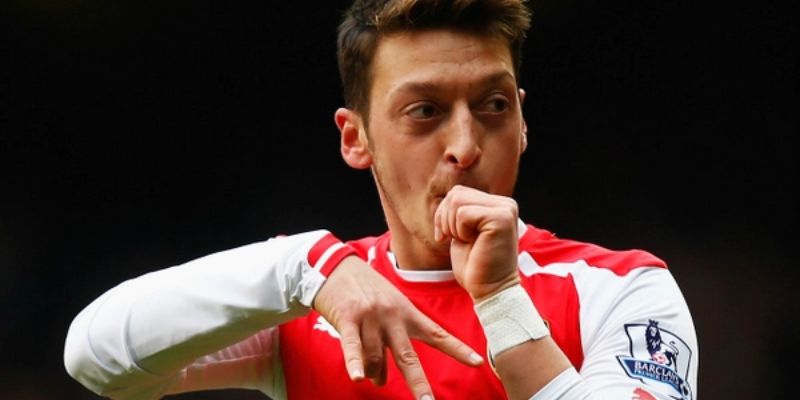 Mesut Ozil - Hành Trình Của Một Siêu Sao Bóng Đá Trong 2025 