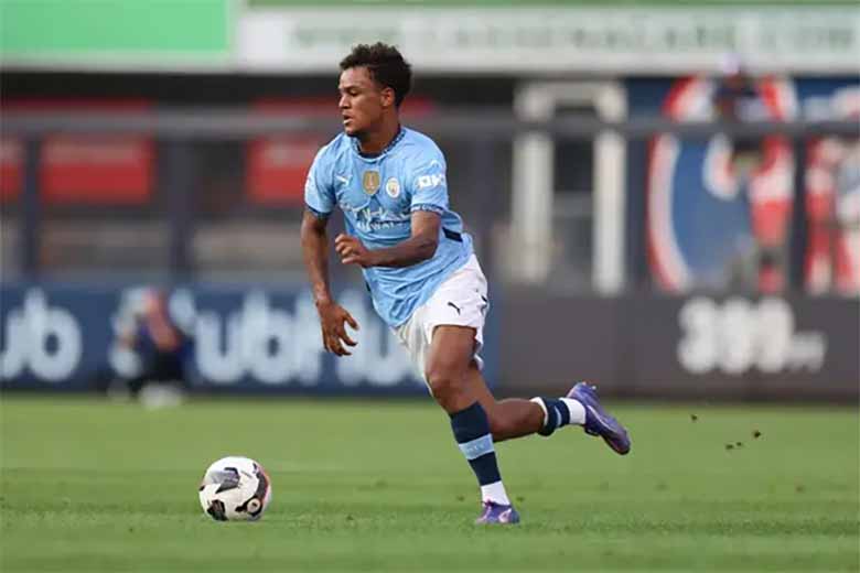 Tiểu sử Oscar Bobb – Viên ngọc sáng của Manchester City
